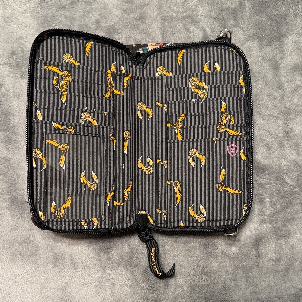 Vera Bradley Black Quilted Wristlet, Harry Potter collection - Picture 3 of 4